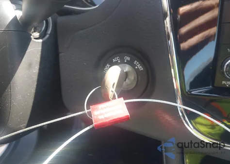 2013 Chrysler 200 Lx z USA, uszkodzony, nr VIN 1C3CCBAB7DN685577